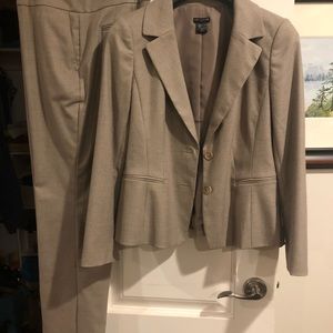 Excellent condition Ann Taylor pantsuit.
